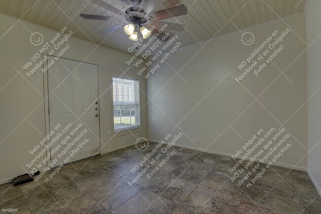 Foto del edificio - 2 br, 1 bath Triplex - 716 Rocky Ridge Flts