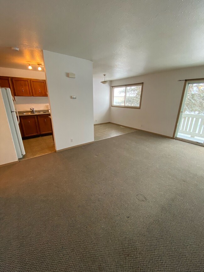 1020710102 102 St, Fort St. John, BC V1J 2E3 Townhouse for Rent in