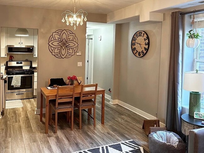 Building Photo - 4335 W Irving Park Rd