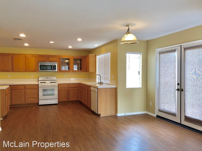 Building Photo - 4 br, 2.5 bath House - 372 Spring Canyon Way