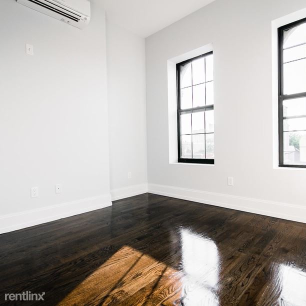 Building Photo - 26 Covert St