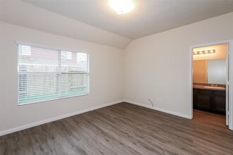 Building Photo - 5435 Latta Plantation Dr