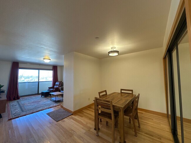 Foto del edificio - 1201 Denali St