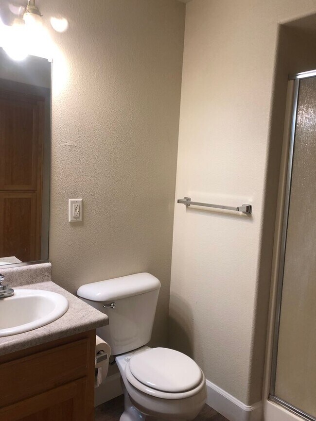 Foto del edificio - **Reserve for NOW SUMMER 2026** Beautiful Home Close to Downtown Chico