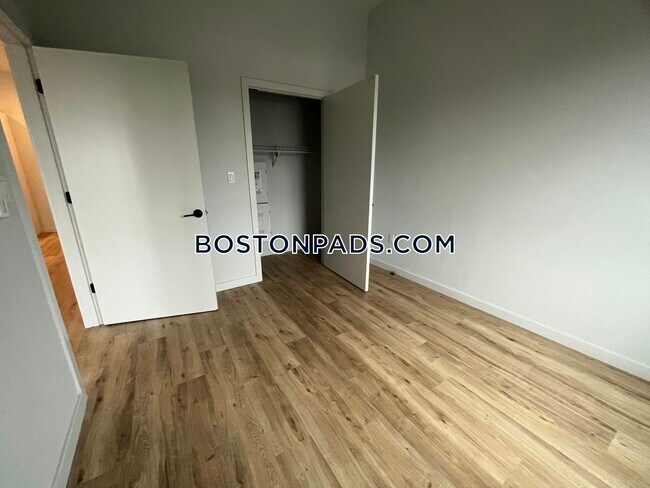 Foto del edificio - 75 Baldwin St