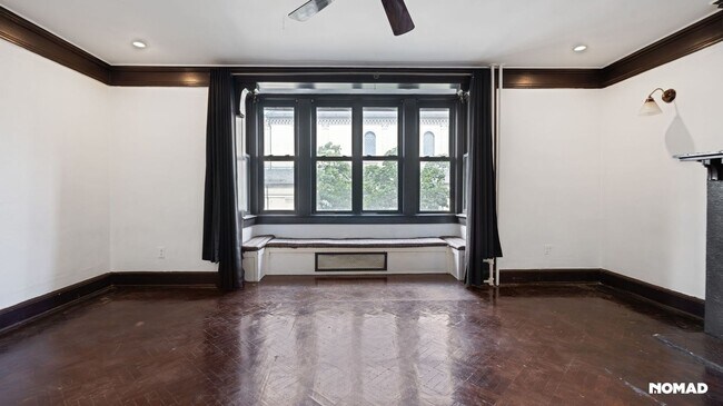Foto del edificio - Charming 3BR Duplex in Brooklyn