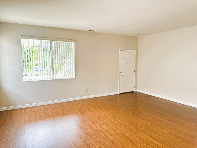 Foto del edificio - Refreshed Single Family Home in Garden Grove