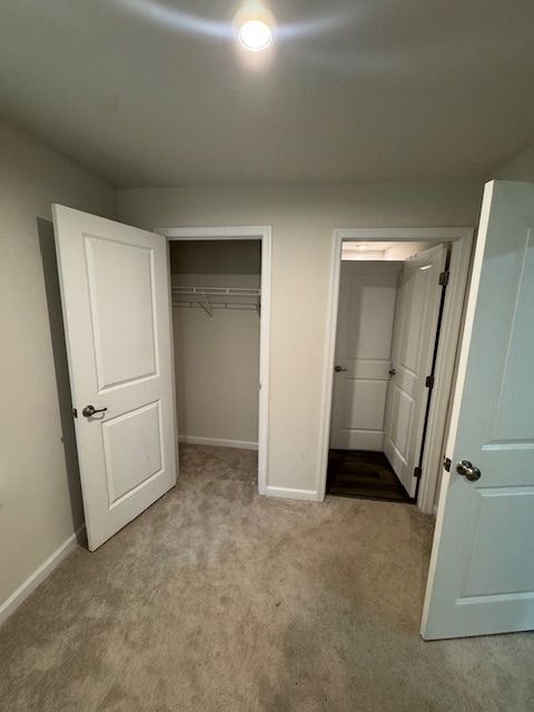 Foto del edificio - End unit 4 bedroom townhome!