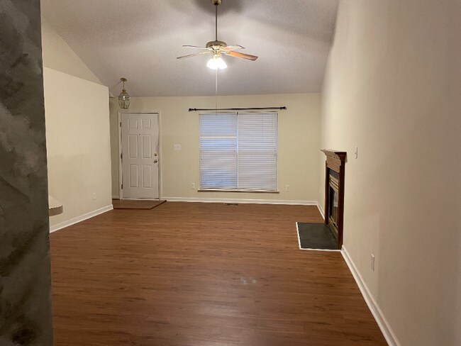 Building Photo - 203 Woodstar Dr