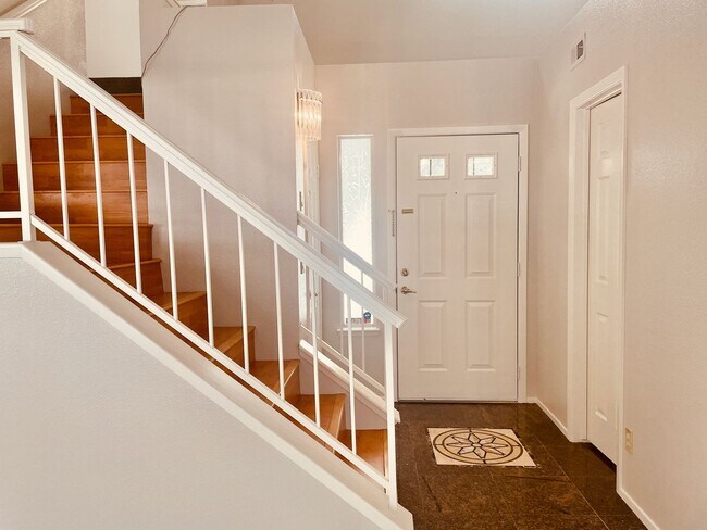 Building Photo - Coming Soon- 2 bd, 3 bth Condo in Desert S...