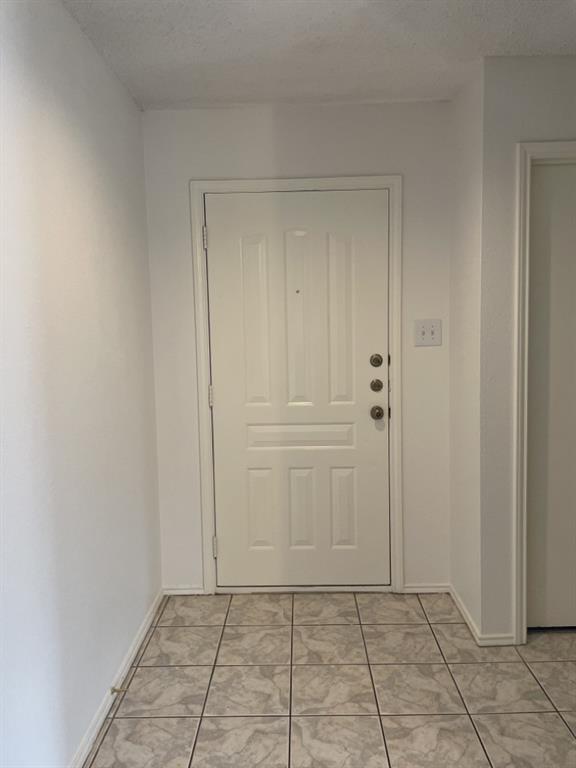 Foto del edificio - 8323 Glen Canyon Dr