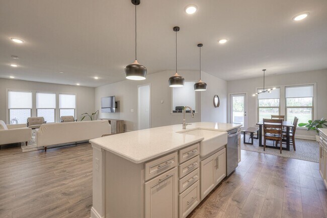 Building Photo - Charming 3BR Home in Great Neighborhood