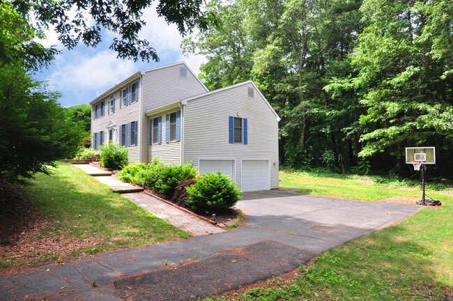 Building Photo - 64 Oak Ridge Dr