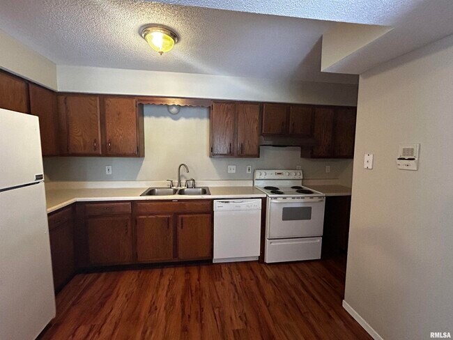 Foto del edificio - 3417 Baskin Ridge