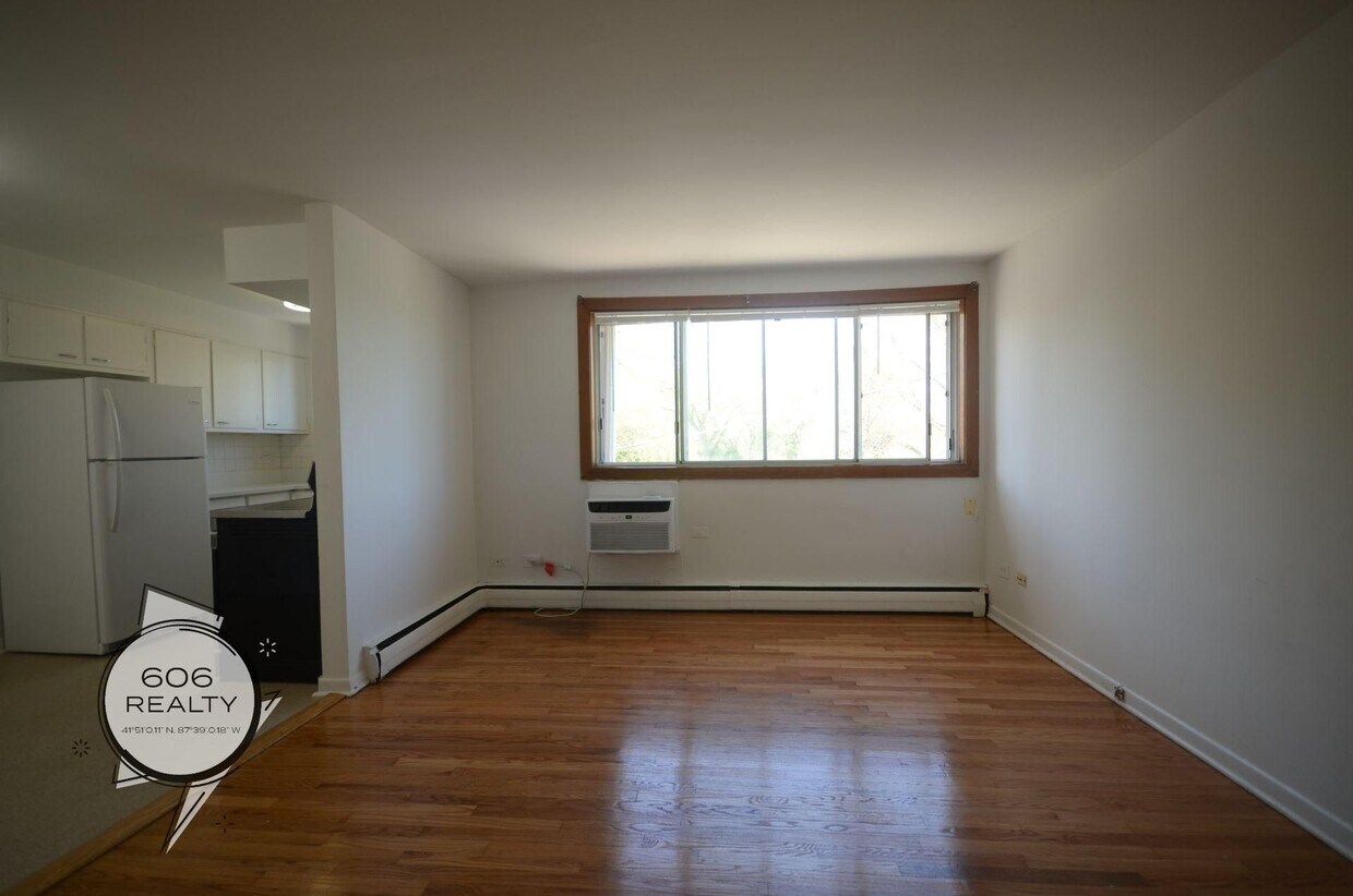 Building Photo - 1410 W Juneway Terrace