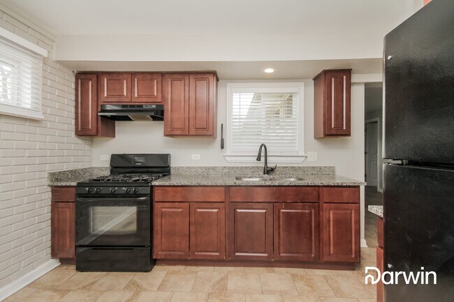 Foto del edificio - 245 ALLEGHENY ST, PARK FOREST, IL 60466