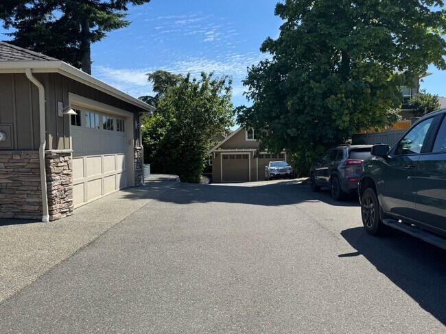 Foto del edificio - 3 Bed, 2.5 Bath PLUS Bonus Room Anacortes