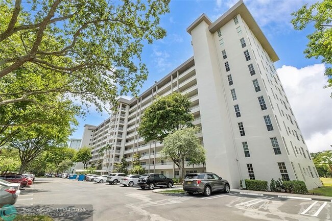 Foto del edificio - 605 Oaks Dr