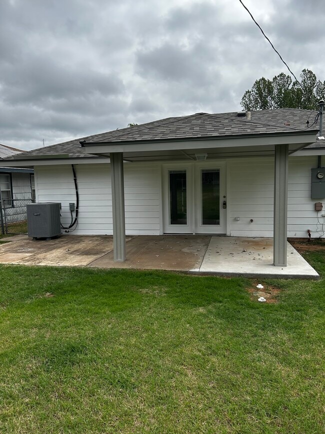 Building Photo - 2129 Turner Dr