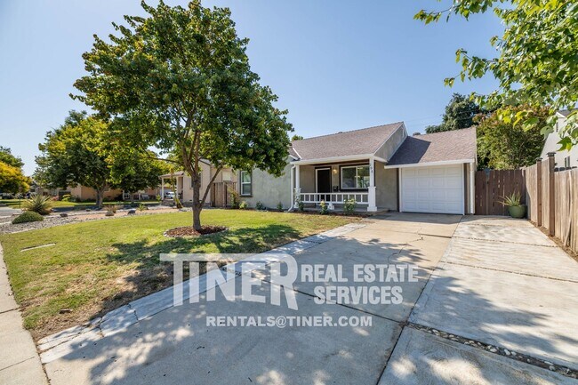 Building Photo - Darling West Sacramento Cottage - Pet Nego...