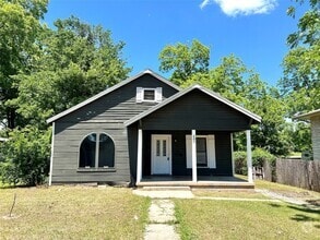 Building Photo - 509 W Sears St
