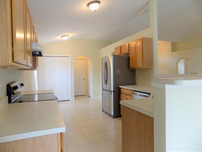 Building Photo - 8646 105th Ct