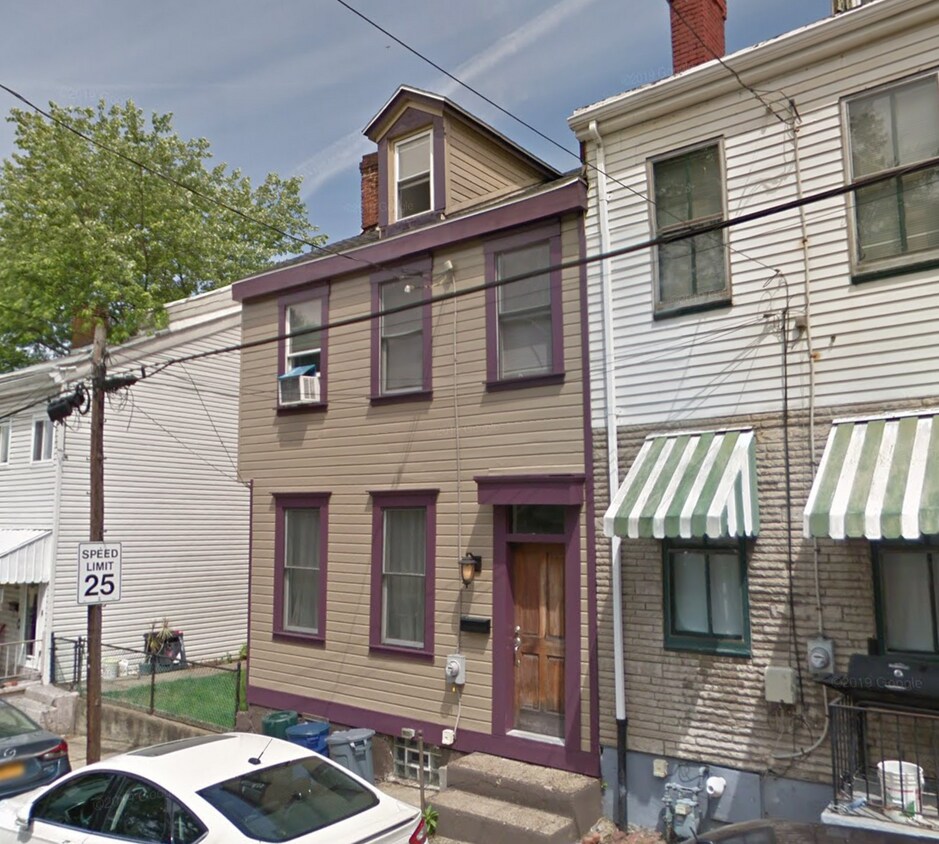 Primary Photo - 116 Carrington St