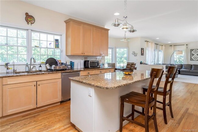 Building Photo - 34 Pebblebrook Way