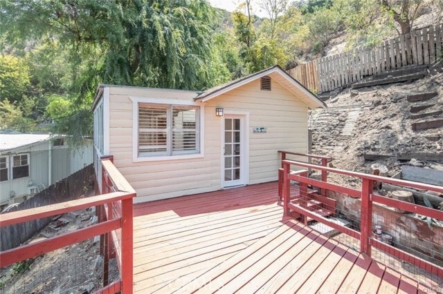 Building Photo - 1605 Arroyo Dr