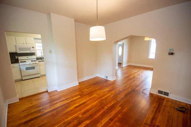 Foto del edificio - 1631 Fallowfield Ave