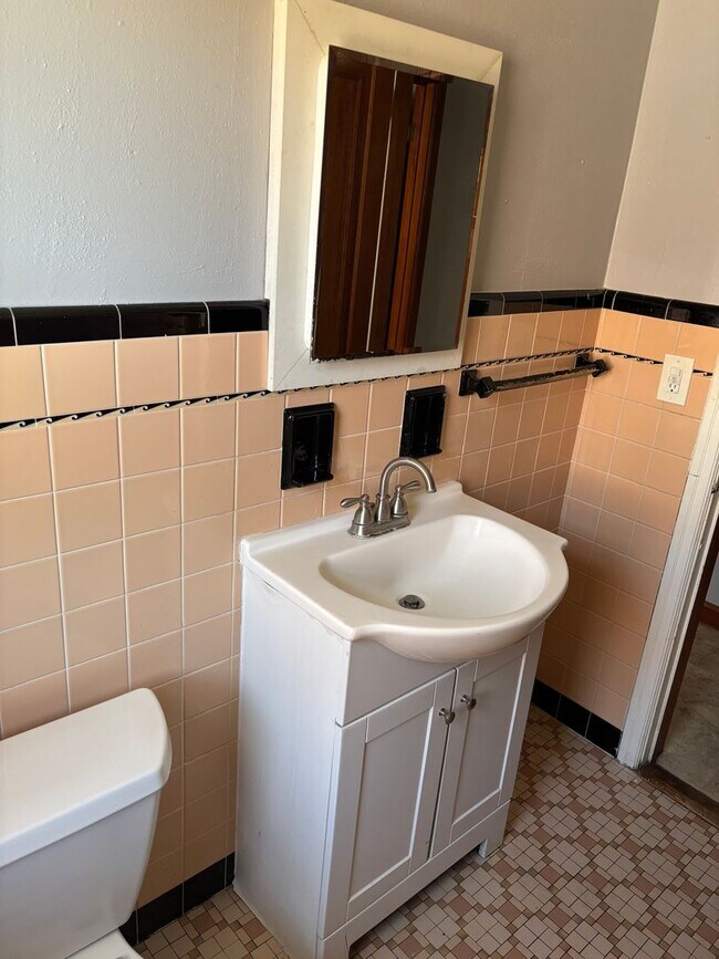Foto del edificio - 3909 N 51st Blvd
