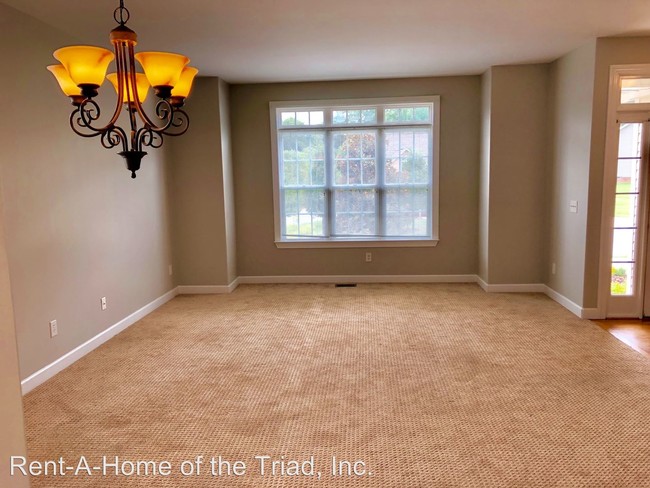 Foto del edificio - 3 br, 2 bath House - 3955 Navy Place