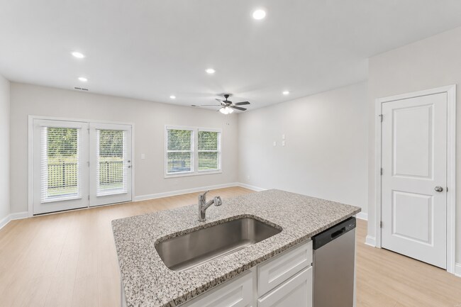 Interior Photo - Mintworth Commons