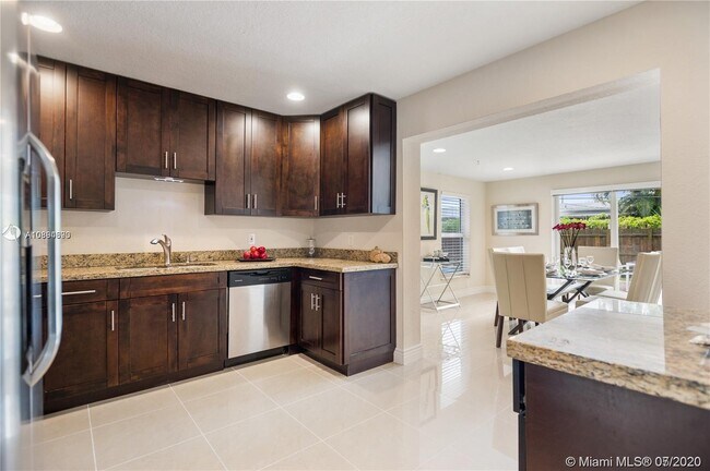 Building Photo - 1944 NE 26th Dr