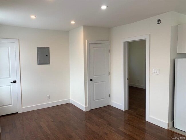 Building Photo - 222 Jessamine Ave