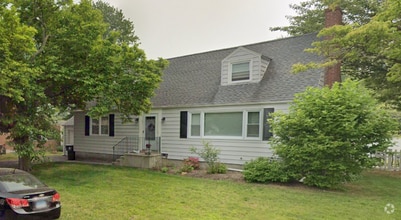 Building Photo - 77 Renchy St