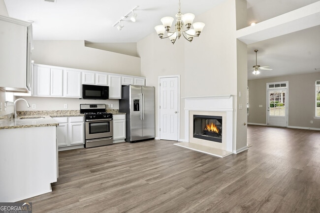 Building Photo - 405 Chadwick Cmns