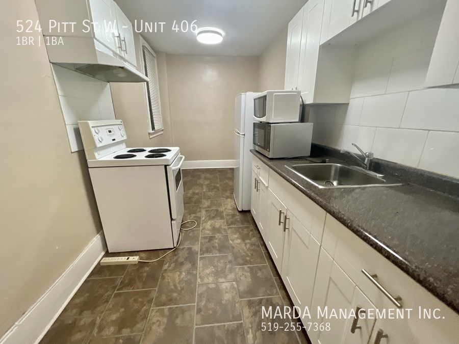 Primary Photo - BEAUTIFULLY RENOVATED 1 BEDROOM/1 BATH UNI...