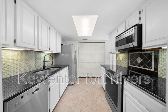 Foto del edificio - 3052 Kings Lake Blvd