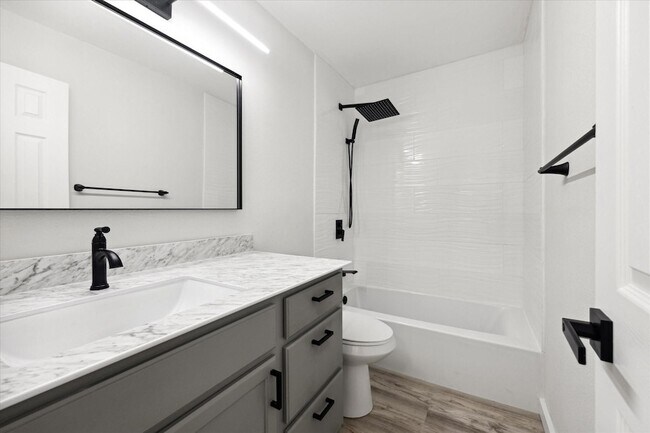 Foto del edificio - 3609 Leafield Dr
