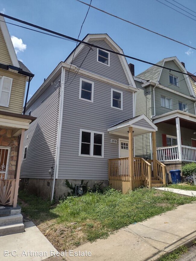 Foto del edificio - 3 br, 2 bath House - 259 Dunseith Street