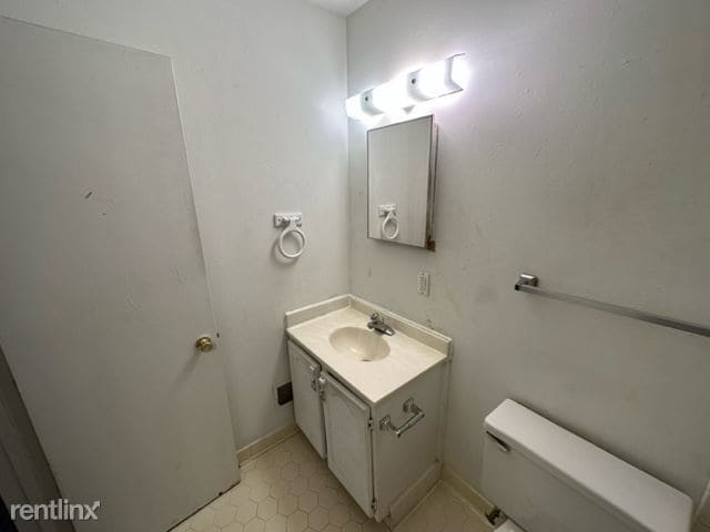 Building Photo - 2 br, 1.5 bath Townhome - 3919 Overland Ht...