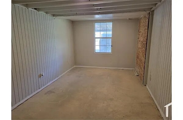 Building Photo - 2506 Greencrest Dr