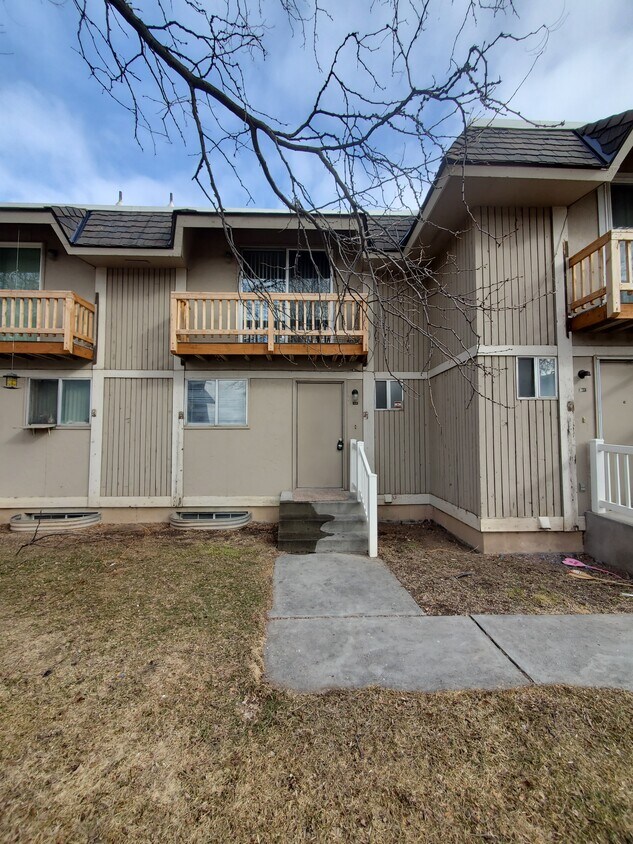 Primary Photo - 1524 Falcon Dr