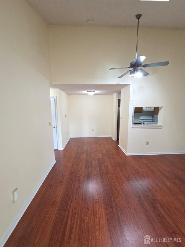 Foto del edificio - 5012 Ravens Crest Dr