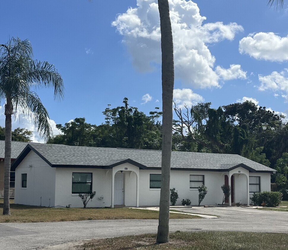 Frente - 331 Blanco Ct