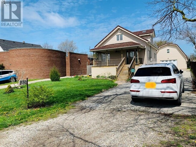 Building Photo - 950 Grand Marais Rd W