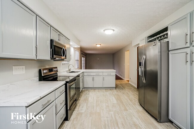 Foto del edificio - 659 Forestwood Dr