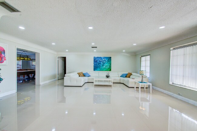 Building Photo - 12893  Guilford Circle