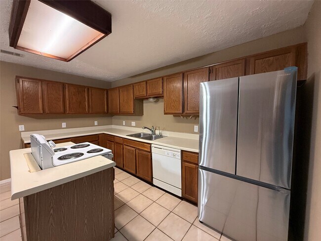 Foto del edificio - 13218 Avonshire Dr